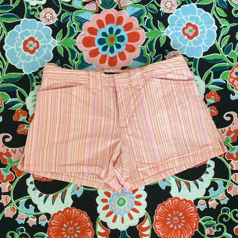 SO Pink Bermuda Shorts Lightweight Summer Essential